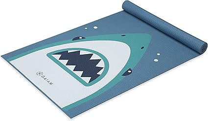 Gaiam Esterilla de Yoga para niños, Yoga para niños con Impresiones Divertidas, Tiempo de Juego para bebés, niños pequeños Activos y tranquilos (60 Pulgadas de Largo x 24 Pulgadas de Ancho x 3 mm de